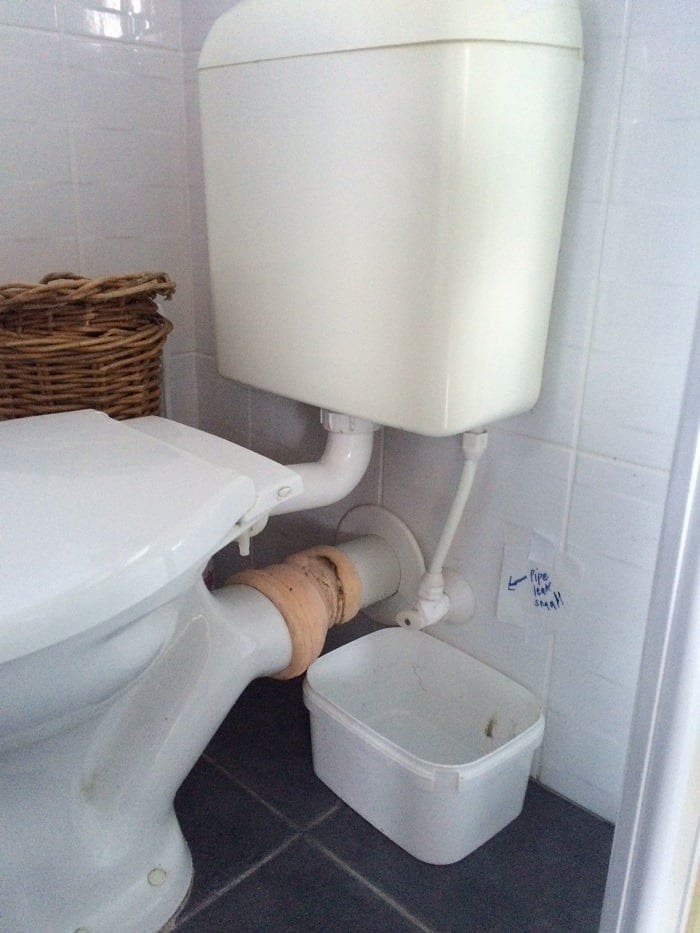 toilet flush - toilet leak - toilet problems - plumbing maintenance jobs - leaking toilet