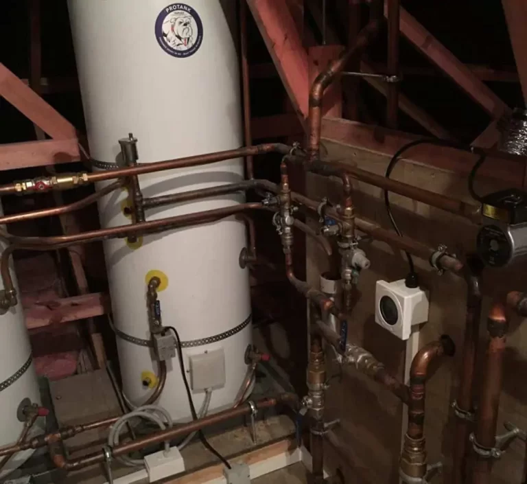 underfloor-heating-boiler-room-plant-room-installation-by-regency-plumbing-1024x940